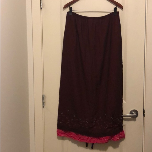 One piece with an elastic in the waist. - Picture 3 of 4